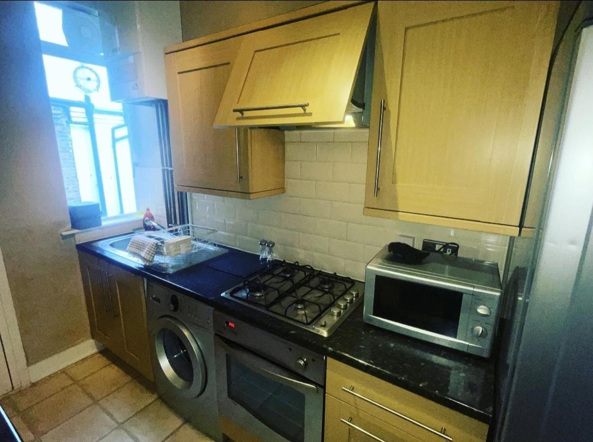 Luxury 1-Bed Apartment With Stunning City Views Perfect For Short Stays In Лондон Екстер'єр фото