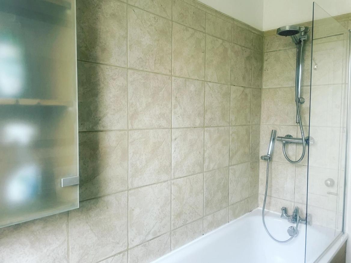 Luxury 1-Bed Apartment With Stunning City Views Perfect For Short Stays In Лондон Екстер'єр фото