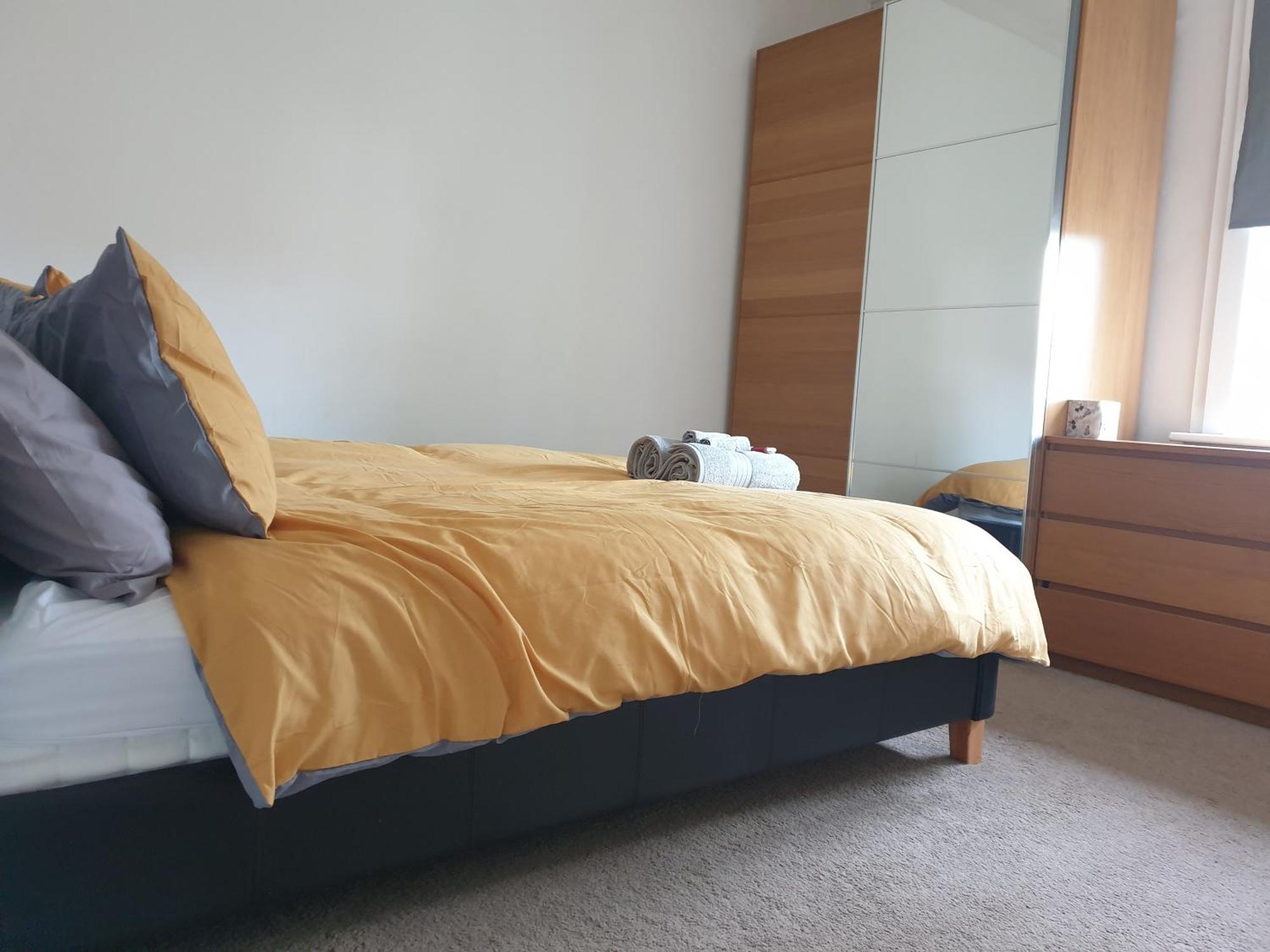 Luxury 1-Bed Apartment With Stunning City Views Perfect For Short Stays In Лондон Екстер'єр фото
