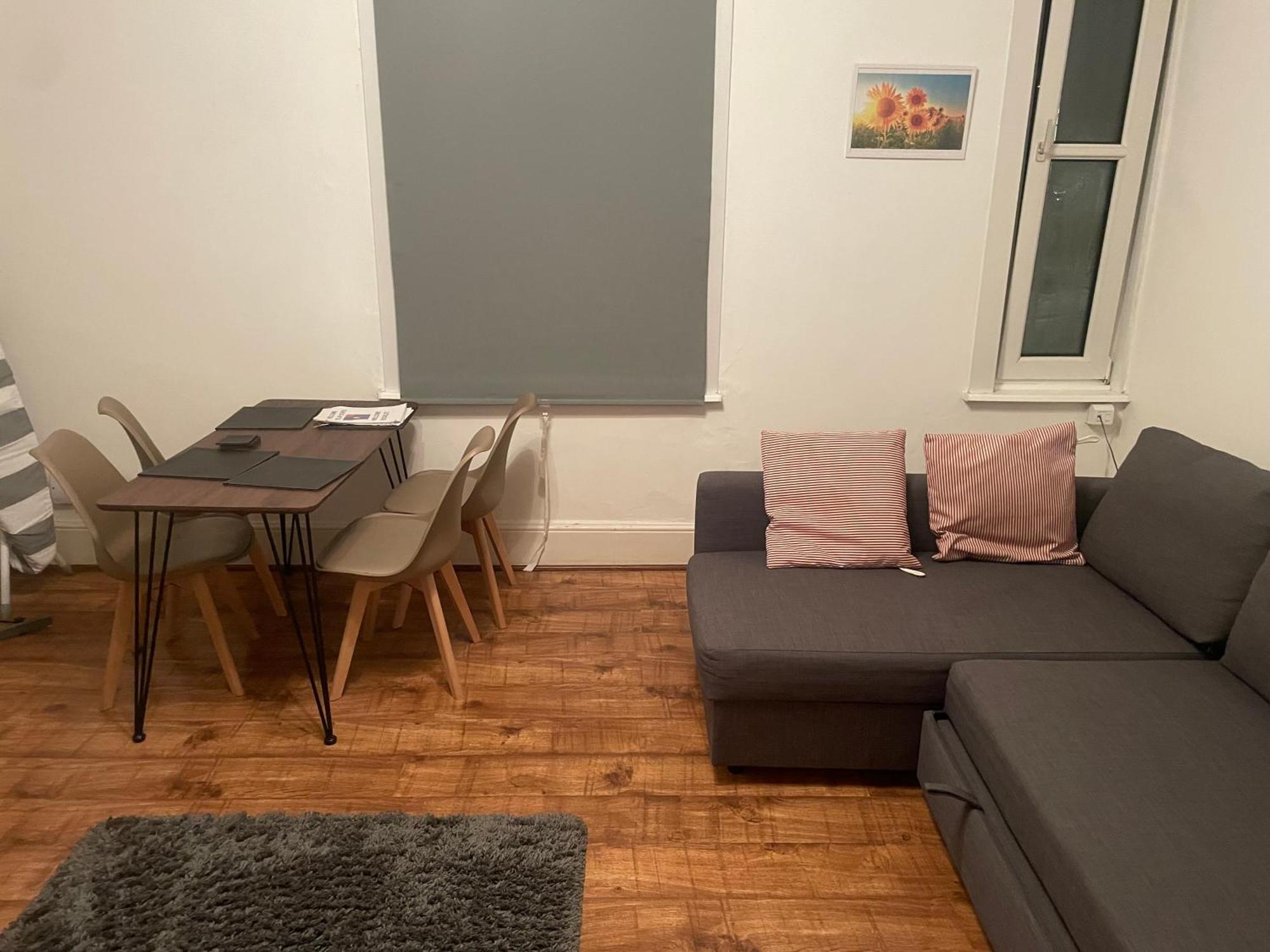 Luxury 1-Bed Apartment With Stunning City Views Perfect For Short Stays In Лондон Екстер'єр фото